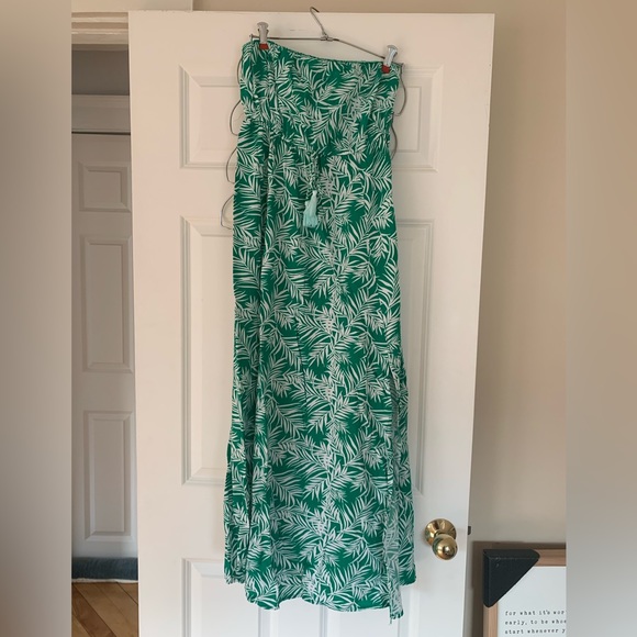 Japna Dresses & Skirts - Strapless Palm Print Cinch Waist Dress with Slit